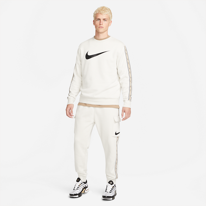 Nike Sportswear Repeat Fleece Cargo Pants bege 16999 7