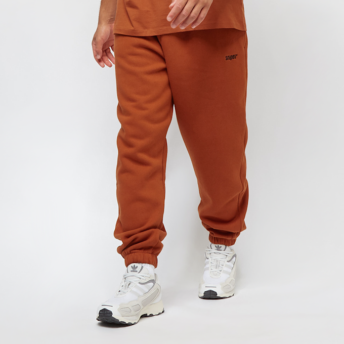 SNIPES Small Logo Essential Loose Sweatpants brun 13312 1