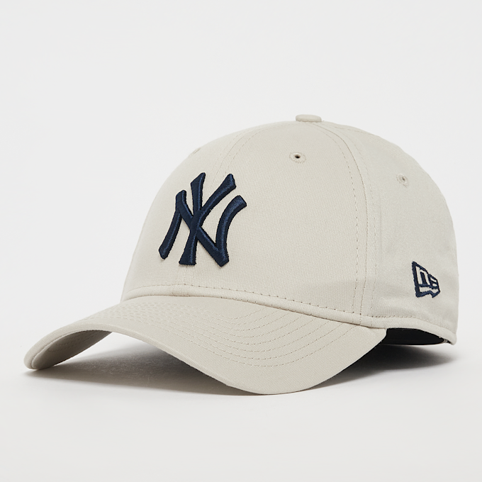 New Era 39Thirty League Essential MLB New York Yankees beige 13711 1