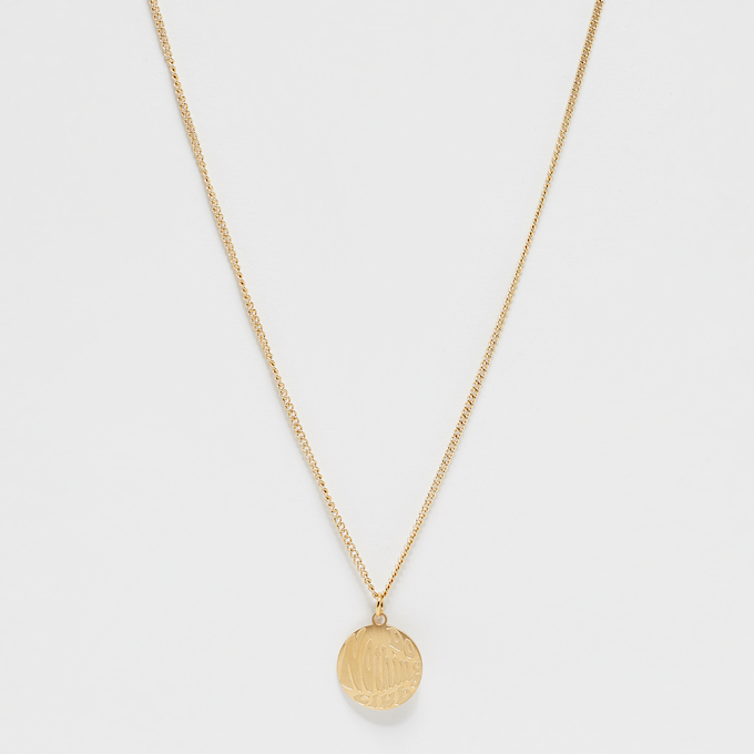 On Vacation Round Logo Pendant Necklace zlatna 14199 1