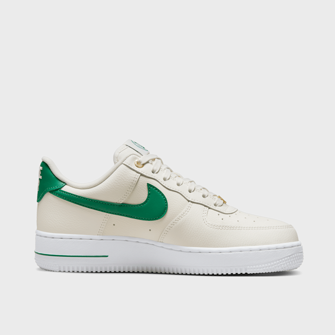 Nike WMNS Air Force 1 '07 SE biały 14980 2