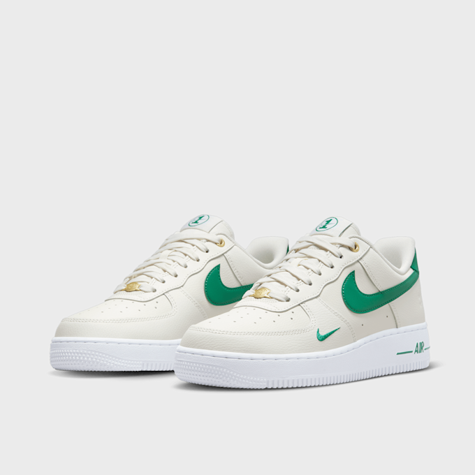 Nike WMNS Air Force 1 '07 SE bijela 14980 4