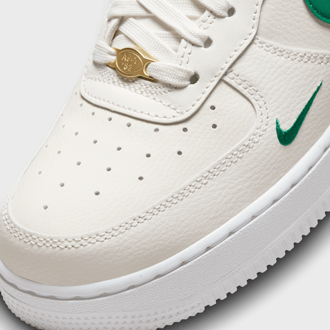 Nike WMNS Air Force 1 '07 SE bijela 14980 7