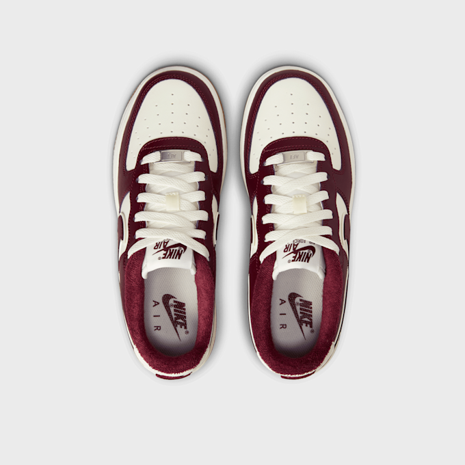 Nike Air Force 1 LV8 2 (GS) czerwony 15002 6