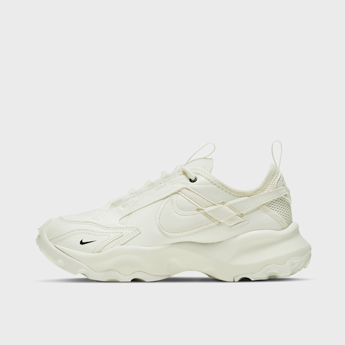 Nike WMNS TC 7900 blanco 15103 1