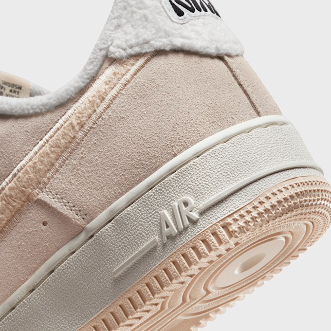 Nike WMNS Air Force 1 '07 SE beige 15137 8