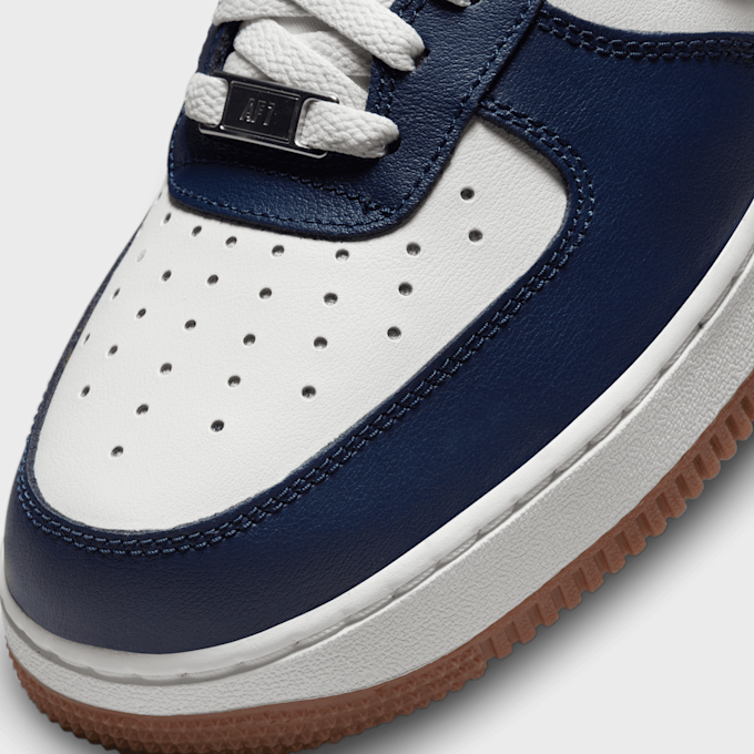 Nike Air Force 1 '07 LV8 bijela 15283 7