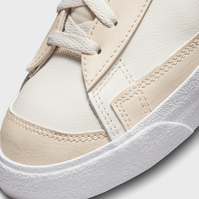 Nike   Blazer Mid '77 EMB weiß 15289 7