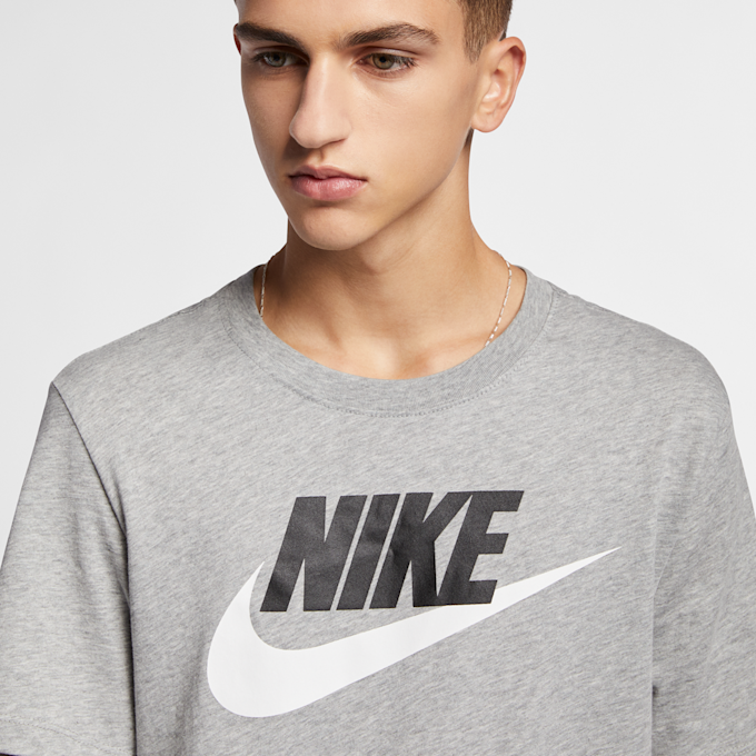 Nike   Sportswear Tee Icon Futura grijs 18702 3