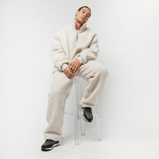 SNIPES Large Old English Logo Oversized Sherpa Troyer beige 19547 6