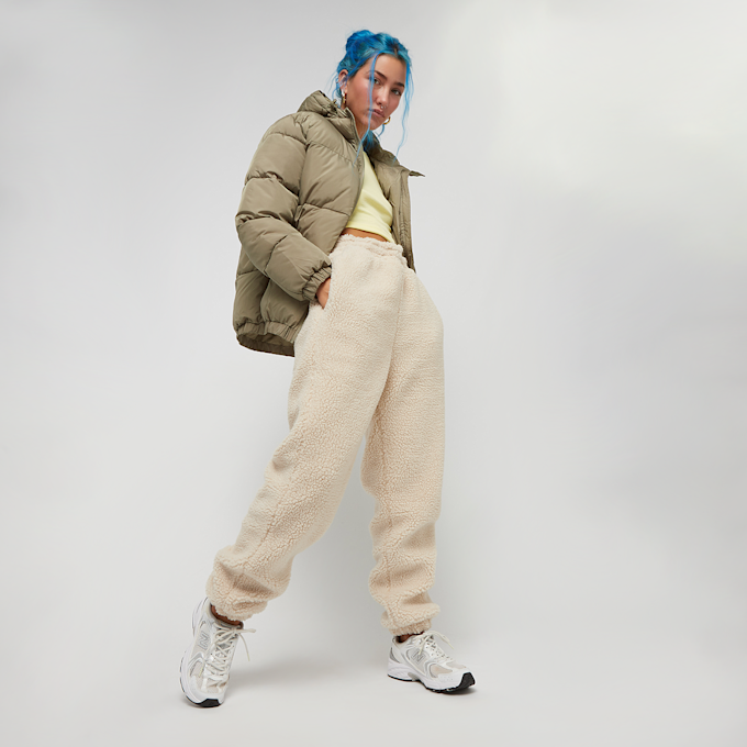 SNIPES Sherpa Oversized Sweatpants beige 20517 5