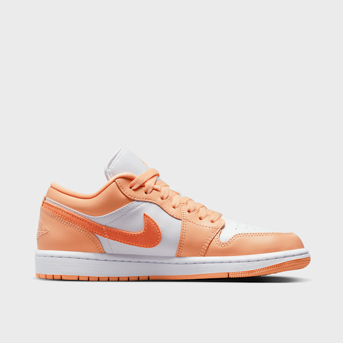 Jordan WMNS Air Jordan 1 Low pomarańczowy 20749 2