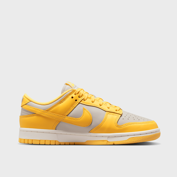 Nike WMNS Dunk Low giallo 20940 2