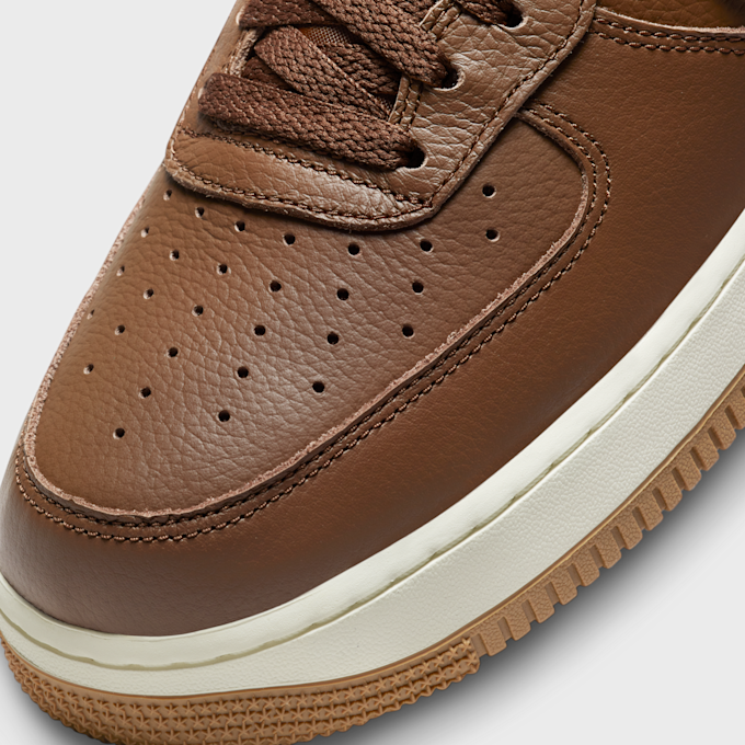 Nike Air Force 1 '07 LX brązowy 20980 7