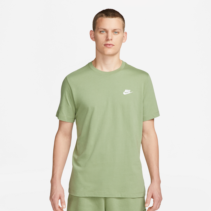 Nike Sportswear Club Tee groen 21101 1