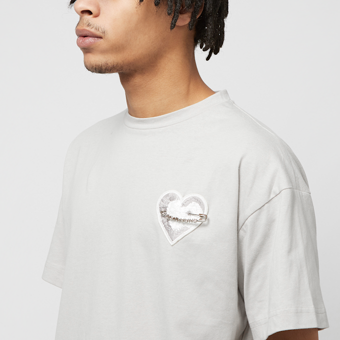 Sixth June Oversized Heart Pinned T-Shirt grijs 21721 3