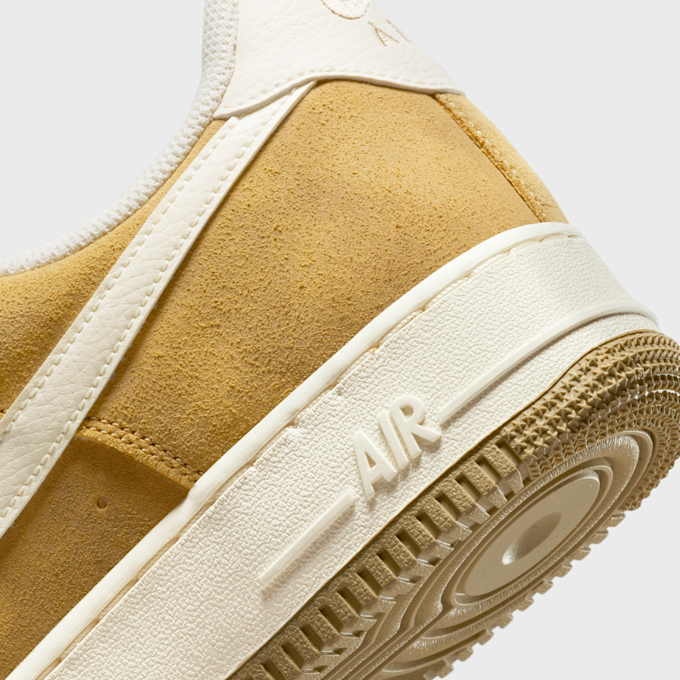 Nike WMNS Air Force 1 '07 beż 21937 8
