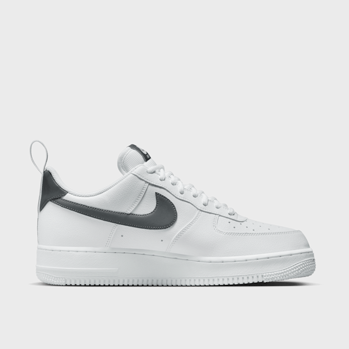 Nike   WMNS Air Force 1 '07 LV8 UT czarny 22104 2