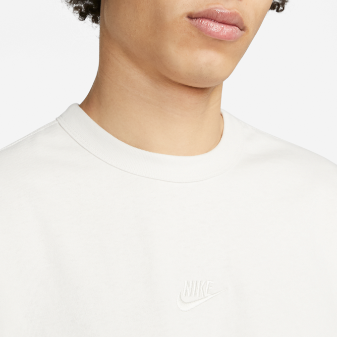 Nike Sportswear Sportswear Premium Essentials T-Shirt beige 20129 3