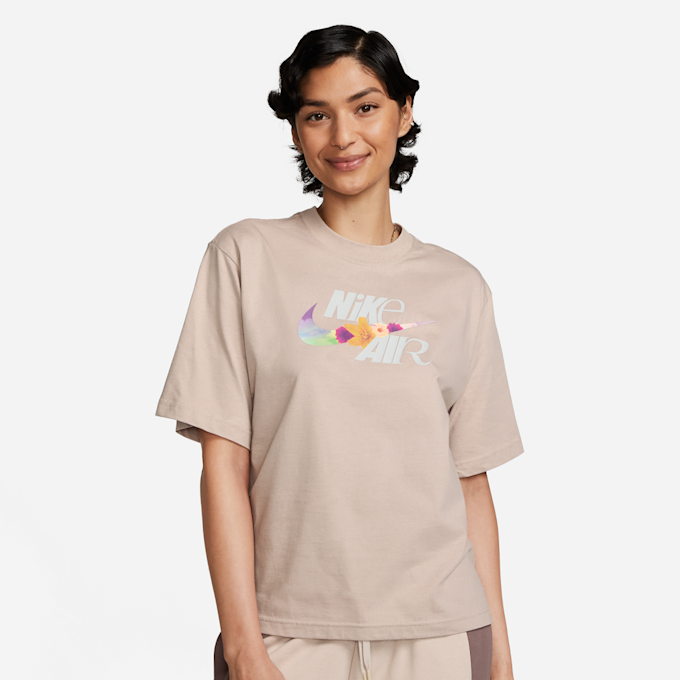 Nike WMNS Sportswear Tee OC 3 Boxy beige 20221 1