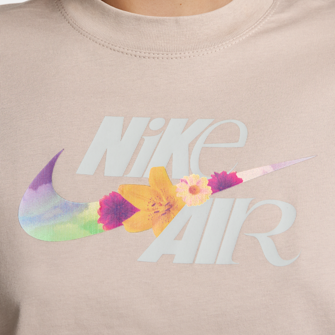 Nike WMNS Sportswear Tee OC 3 Boxy bež 20221 4