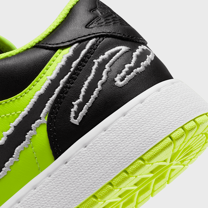 Jordan 1 Low SE (GS) crna 25608 8