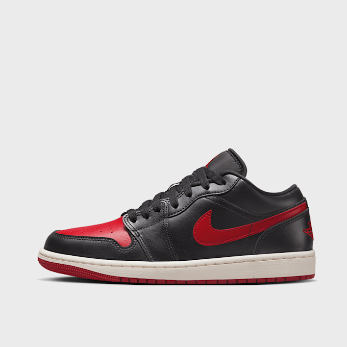 Jordan WMNS Air Jordan 1 Low preto 25682 1