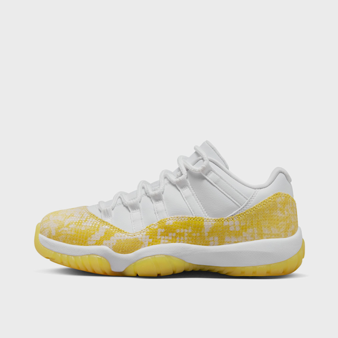 Jordan WMNS Air Jordan 11 Retro Low blanc 25687 1