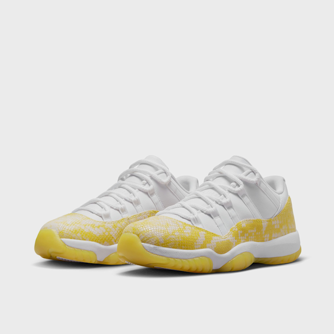 Jordan WMNS Air Jordan 11 Retro Low blanc 25687 4