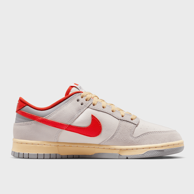 Nike Dunk Low SE biały 25703 2