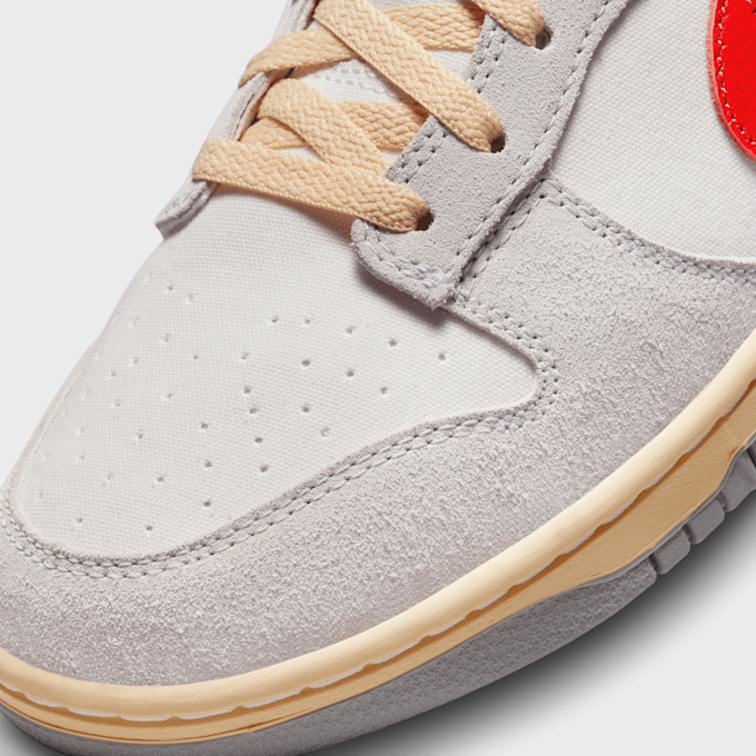 Nike Dunk Low SE blanc 25703 7