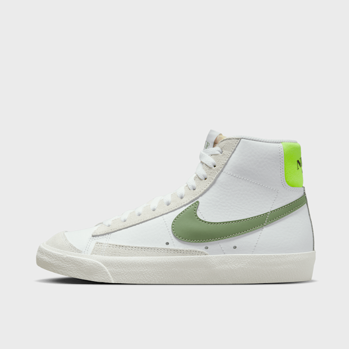 Nike WMNS Blazer Mid '77 blanc 25814 1