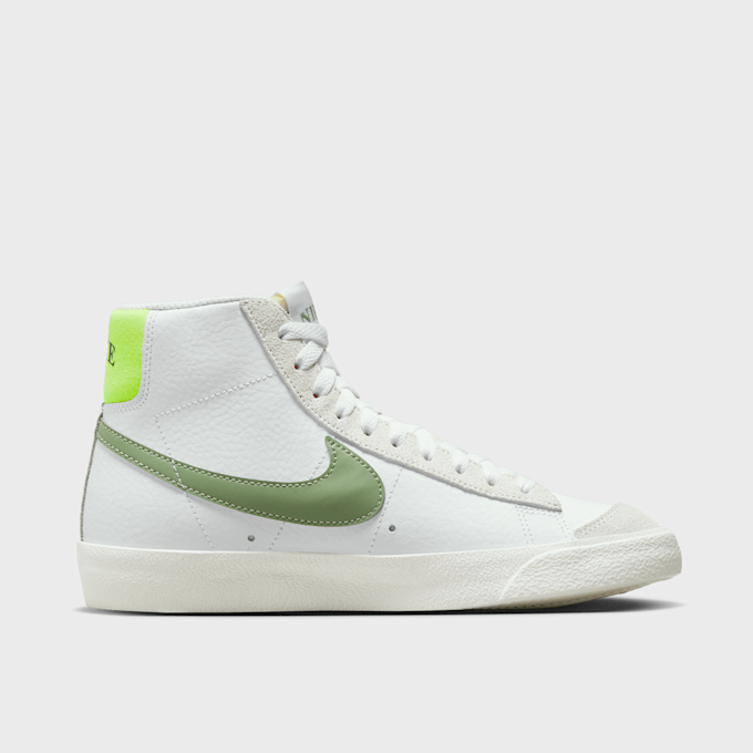 Nike WMNS Blazer Mid '77 blanc 25814 2