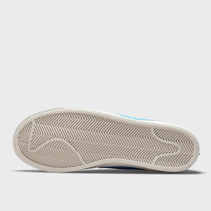 Nike WMNS Blazer Low '77 Jumbo wit 25821 1