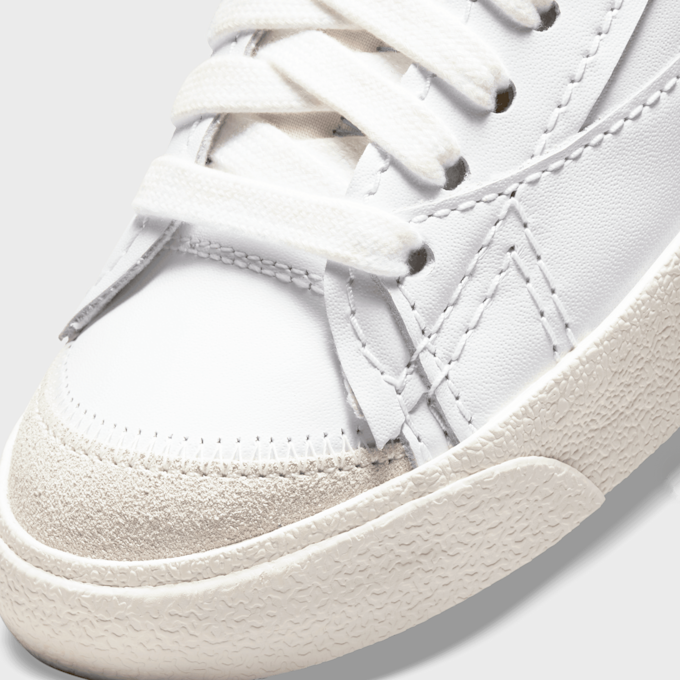 Nike WMNS Blazer Low '77 Jumbo blanc 25821 3