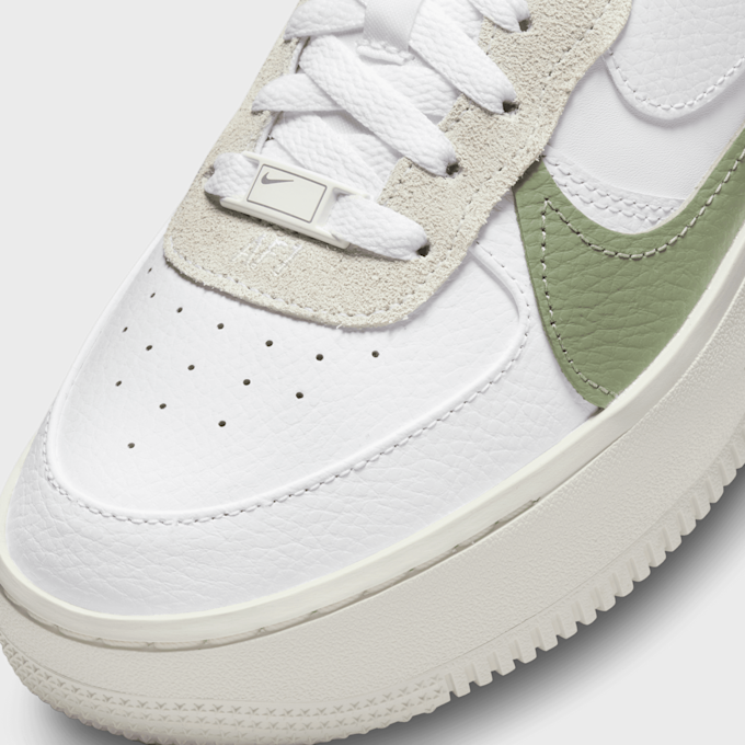 Nike WMNS Air Force 1 Platform biały 25843 4