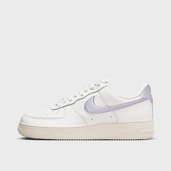 Nike WMNS Air Force 1 '07 weiß 25878 1