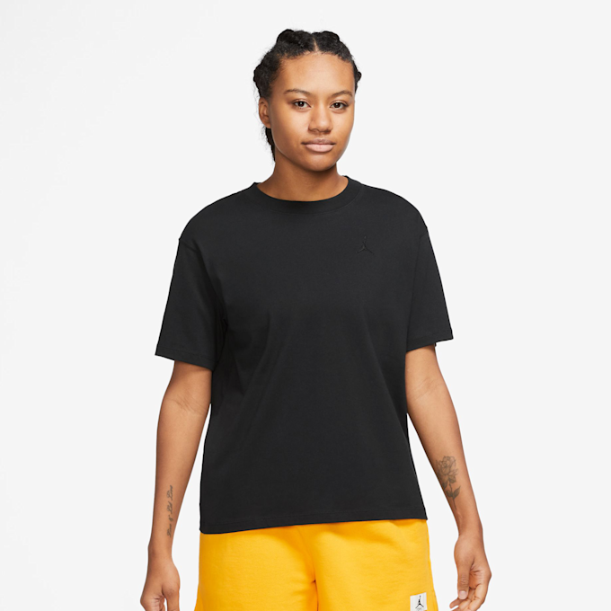 Jordan WMNS Essen Tee Core 23 preto 27157 1