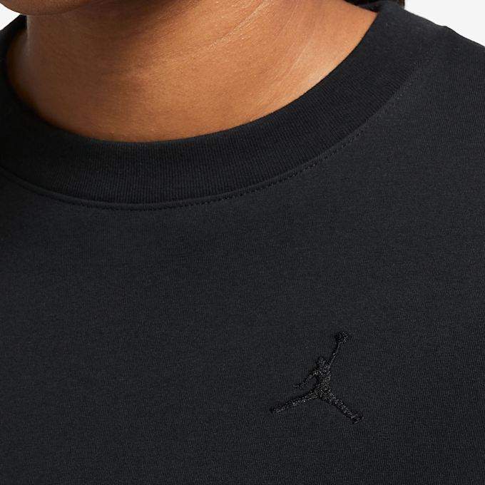 Jordan WMNS Essen Tee Core 23 negro 27157 3