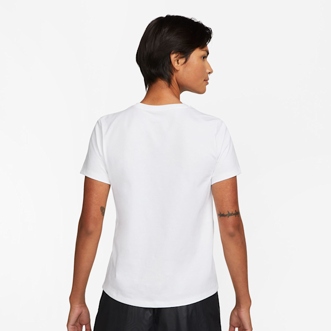Nike Sportswear Essentials Logo T-Shirt blanc 27188 2