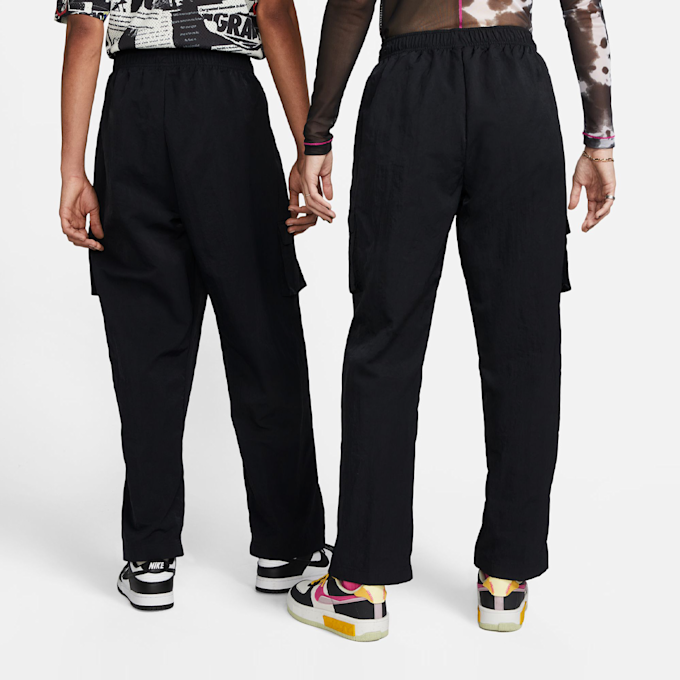 Nike Sportswear Essential High-Rise Woven Cargo Pants noir 27240 2