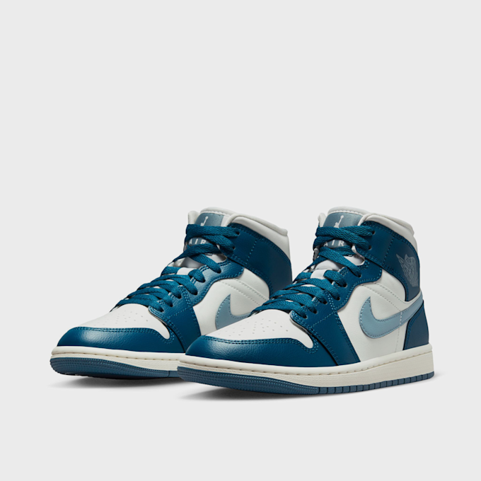 Jordan WMNS Air Jordan 1 Mid plava 27288 4
