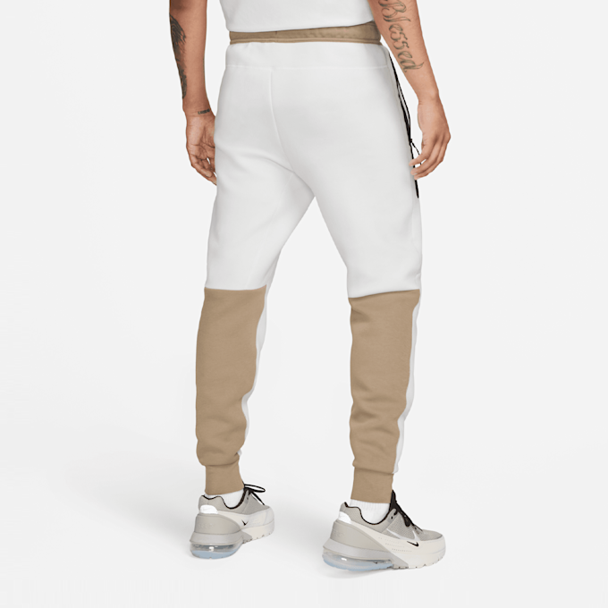 Nike Tech Fleece Jogger bijela 27344 2