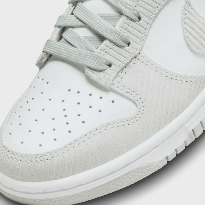 Nike   WMNS Dunk Low blanc 27559 7