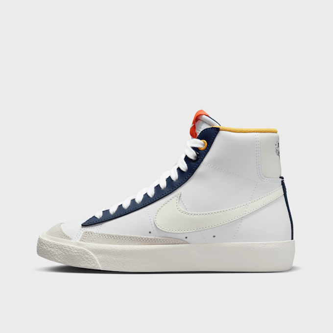 Nike Blazer Mid '77 BG (GS) biały 27562 1