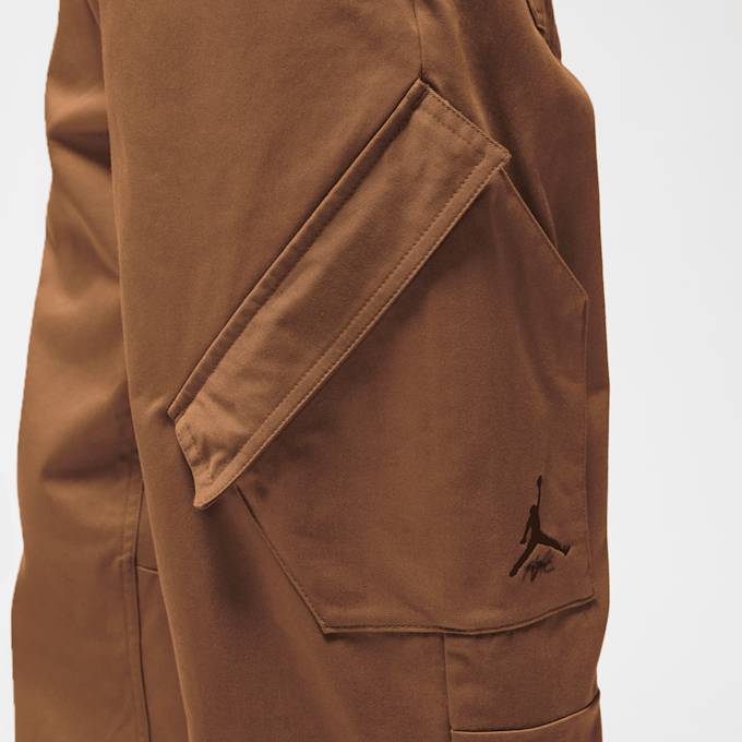 Jordan Essentials Chicago Pants marrón 27600 5