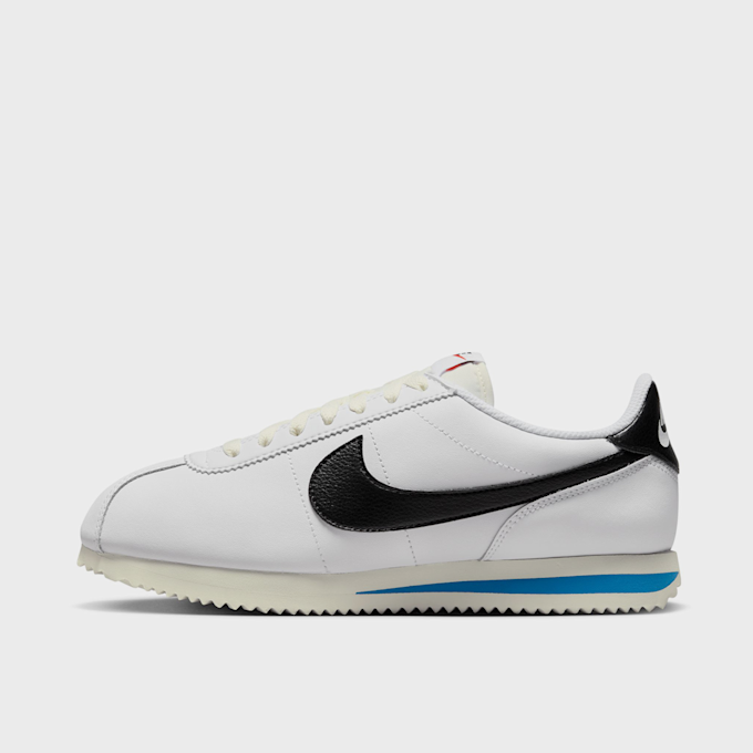 Nike WMNS Cortez weiß 27608 1