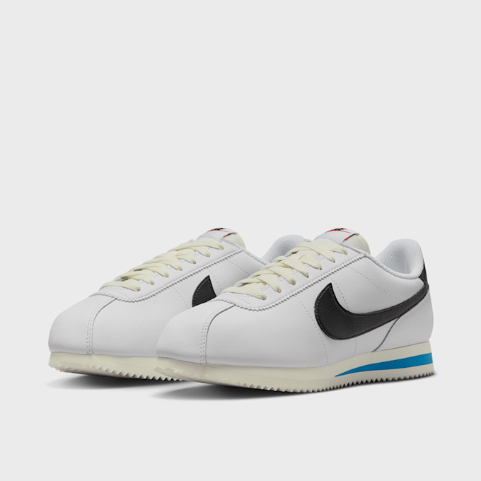 Nike WMNS Cortez wit 27608 3