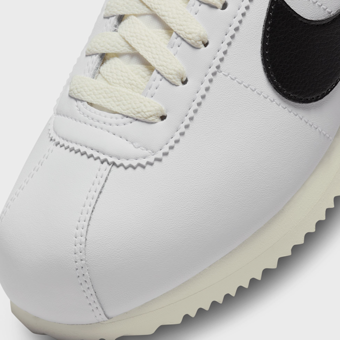 Nike WMNS Cortez wit 27608 6