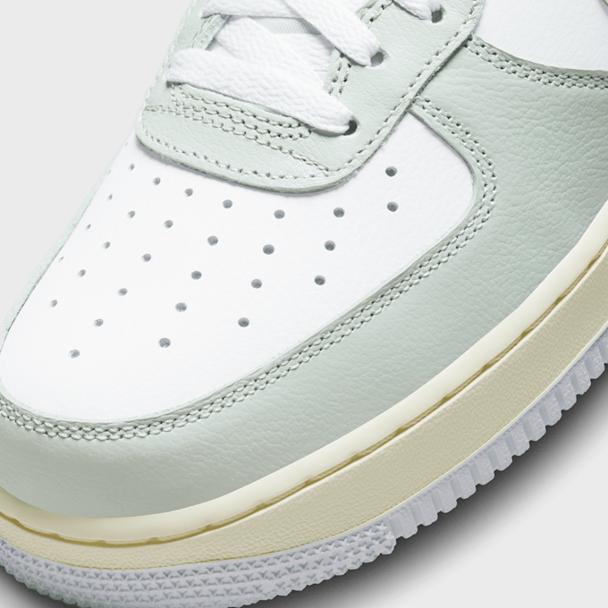 Nike Air Force 1 ´07 LV8 grau 27750 1